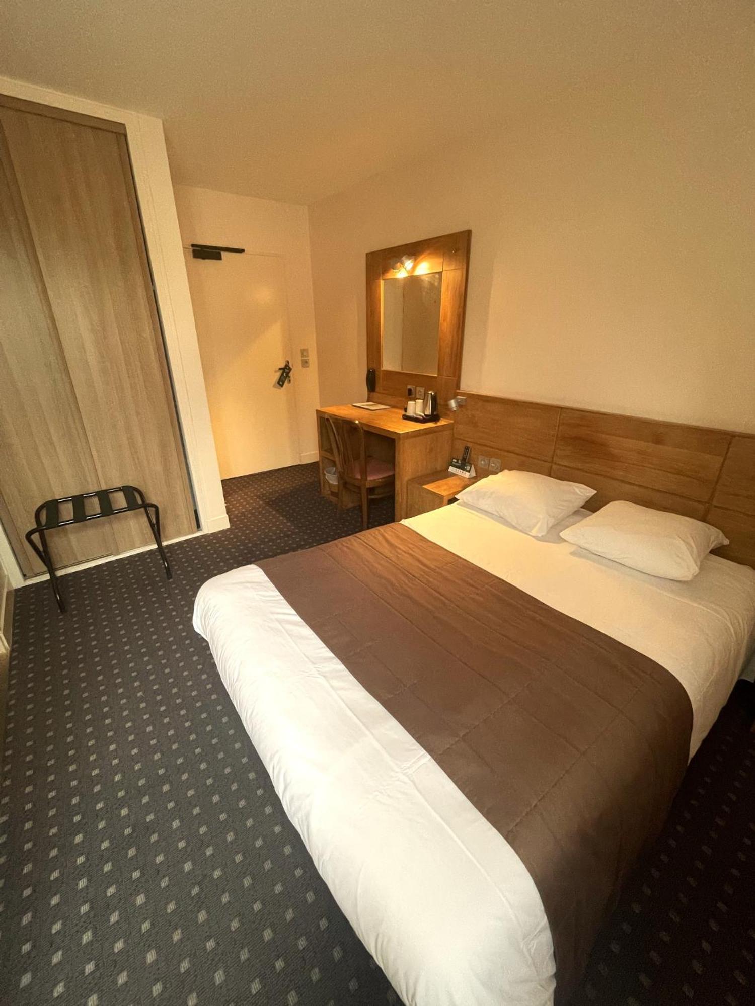 Logis Hotel Restaurant Du Labrador Saint-Benoit-sur-Loire Екстер'єр фото