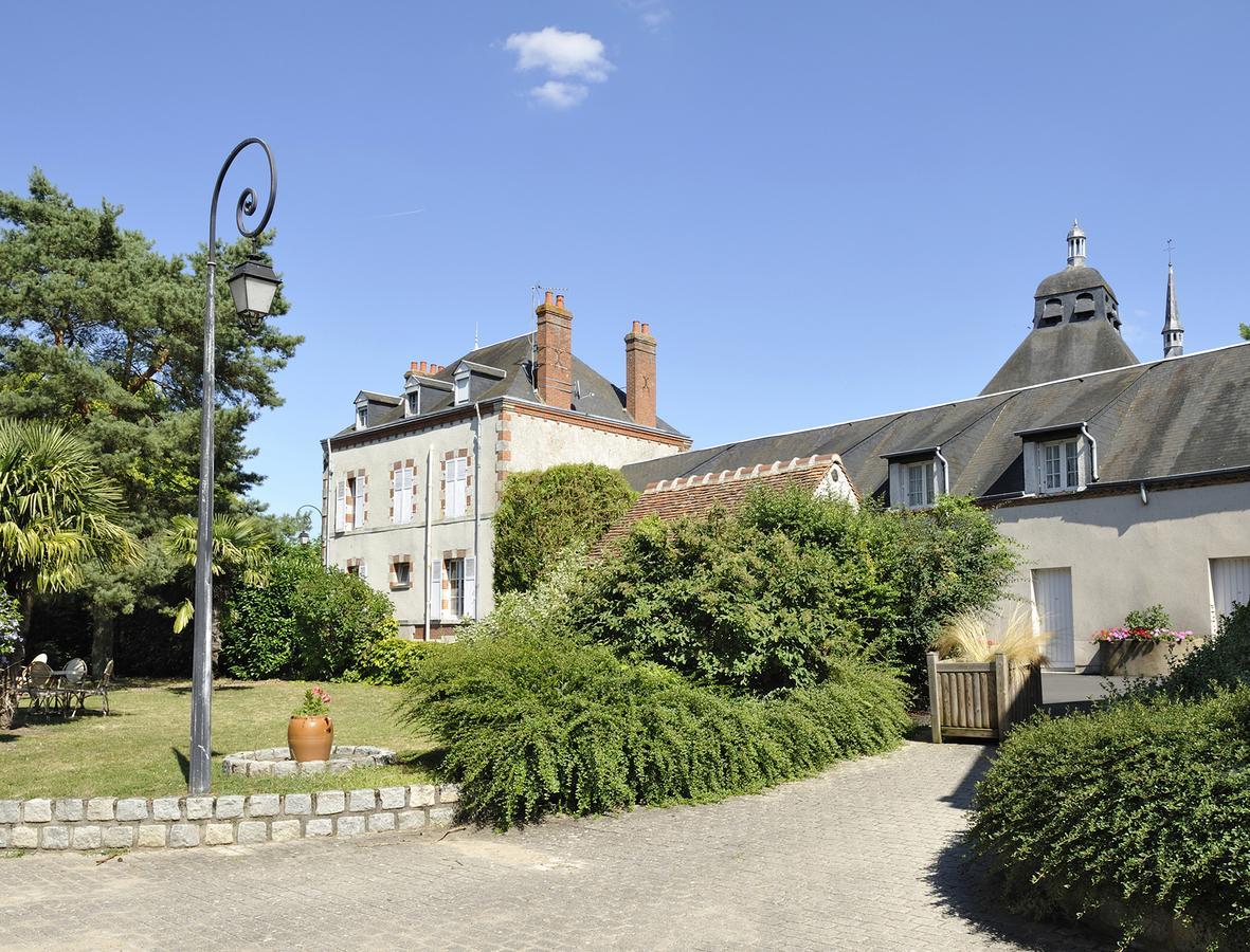 Logis Hotel Restaurant Du Labrador Saint-Benoit-sur-Loire Екстер'єр фото