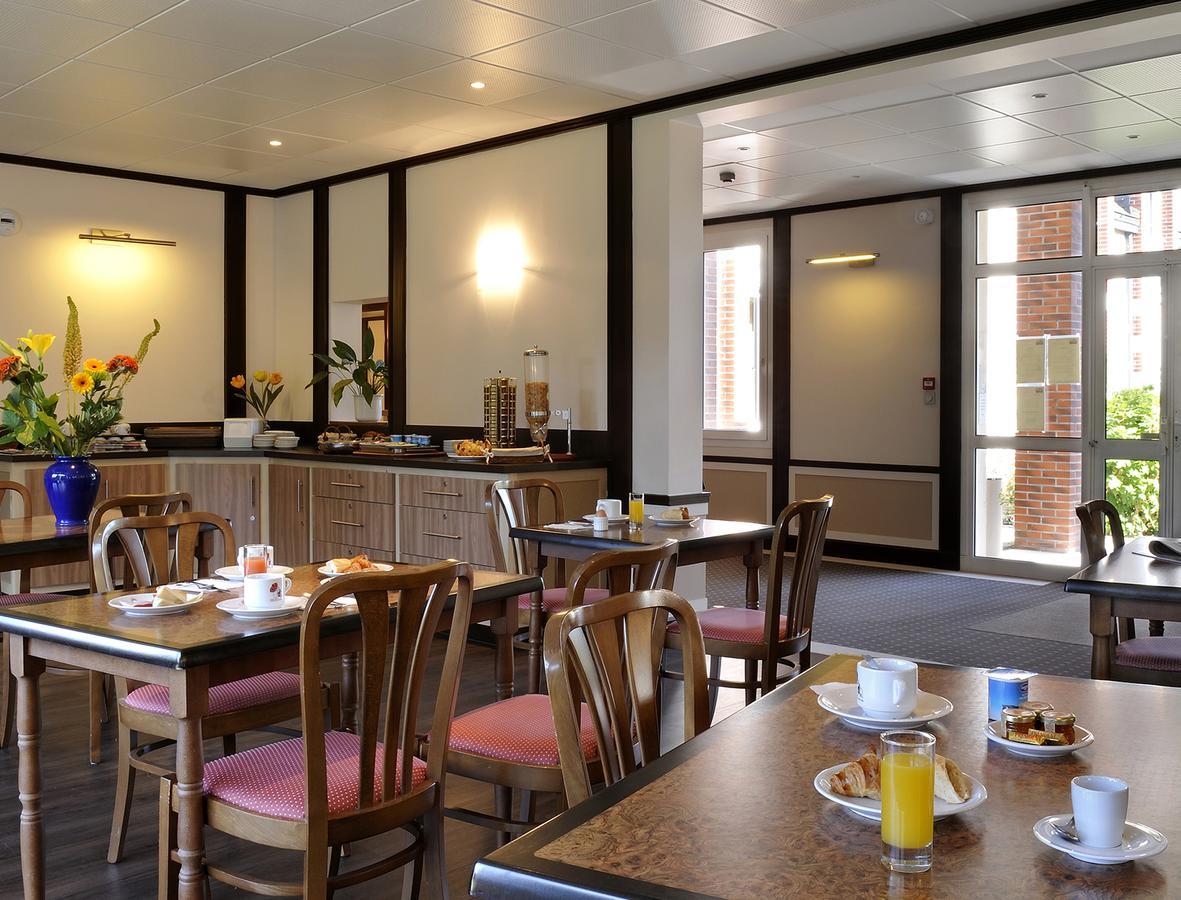 Logis Hotel Restaurant Du Labrador Saint-Benoit-sur-Loire Екстер'єр фото