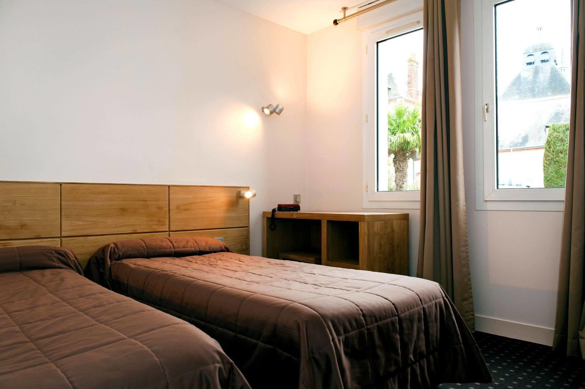 Logis Hotel Restaurant Du Labrador Saint-Benoit-sur-Loire Екстер'єр фото