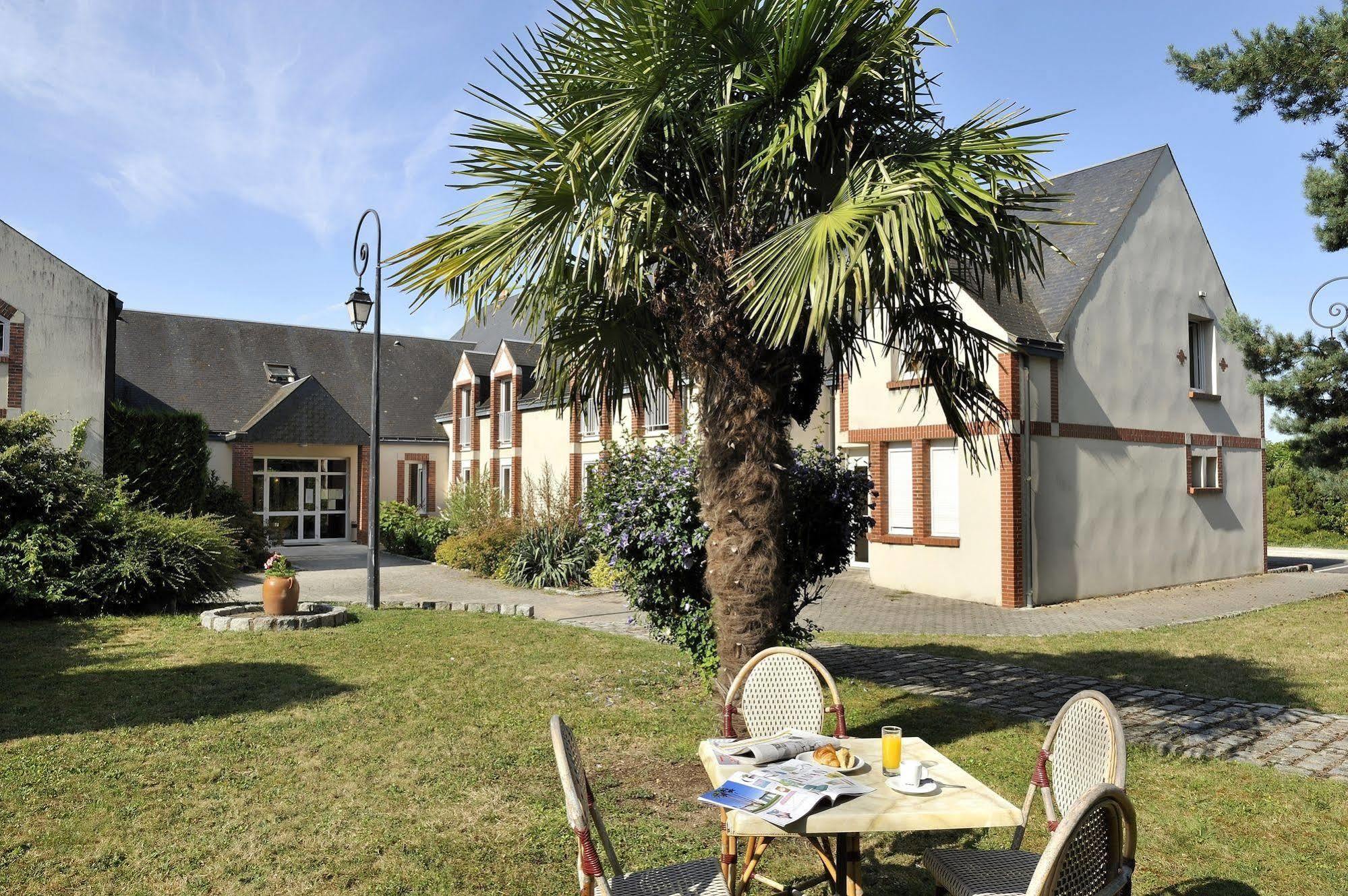 Logis Hotel Restaurant Du Labrador Saint-Benoit-sur-Loire Екстер'єр фото